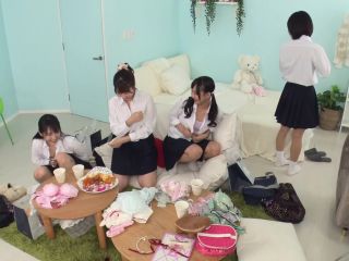 Kawana Ai, Takanashi Arisa, Hayami Io, Kazama Nozomi, Sano Natsu HUNTB-254 How About This Bra? Isnt It A Little Naughty? ] My Sister-in-law Stays At Home With A Friend And Has An Underwear Party! Small...-0