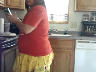 SexyNEBBW Sexy BBW Thanksgiving Mom Bakes Cookies - Amateur-8