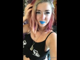 Onlyfans - Lilpinkalien - Gave smurfett some head - 23-04-2021-1