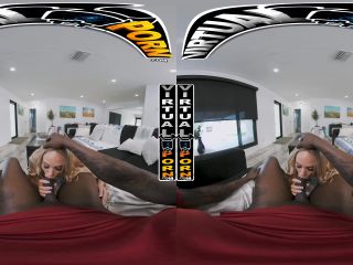 Stephanie Love - Love Is In The Air - VirtualPorn, BangBros (UltraHD 4K 2024) New Porn-2