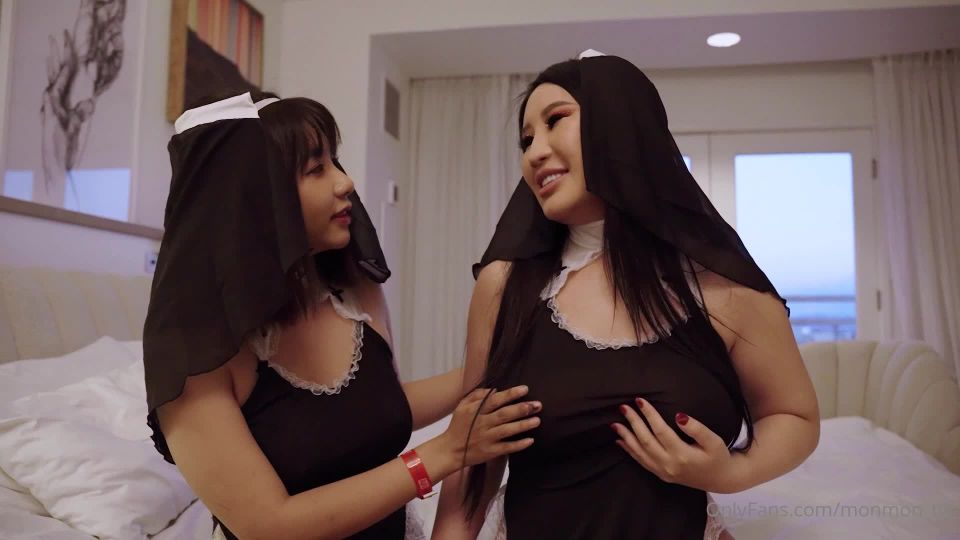 Wu Mengmeng - Dress up as a nun with an American actress  FullHD.