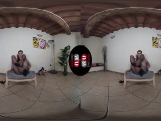 online xxx video 12 Smoking-Hot Lauretta Flaunts Her Killer Body In Front Of The Camera | 180° | feet porn fetish korea-3