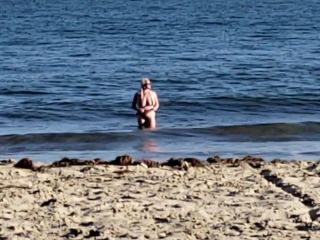 M@nyV1ds - Cameron Skye - Milf w Huge Tits Flashing Pussy on Beach-9