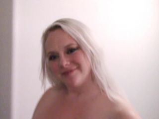M@nyV1ds - Cameron Skye - Horny Milf Squirting in the Hotel Hall-2