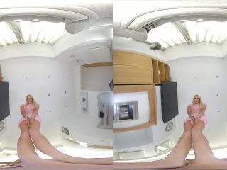 April Paisley: Face Sitting And Spitting 2880p UltraHD/4K-0
