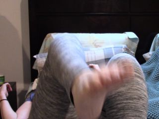 M@nyV1ds - MelanieSweets - Lick and kiss my disgusting dry feet-4
