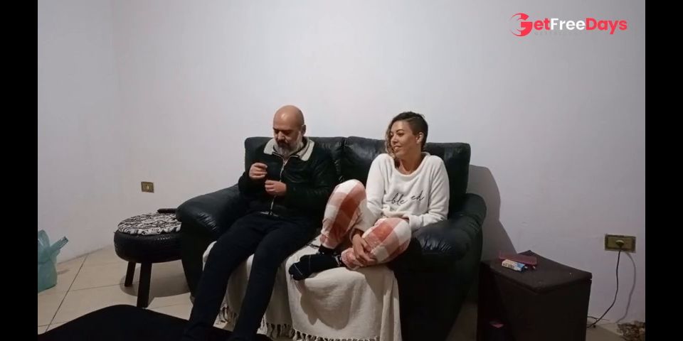 [GetFreeDays.com] Stepfather comes home and finds his stepdaughter on the couch and she seduces him until they have se Sex Clip July 2023