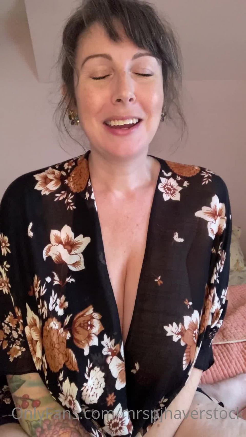 Mrspjhaverstock (@mrspjhaverstock) - excited clip with sexually attractive.