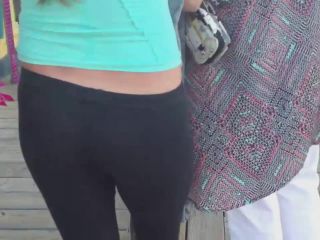 Hot ass in tights singled out in crowd-0
