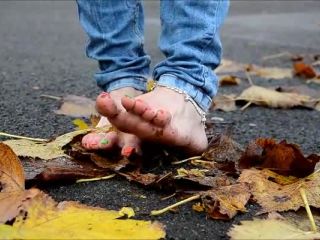 Porn online Dirty soles – Barefoot Urban Girls – RED-X: barefoot autumn in Lugano-2