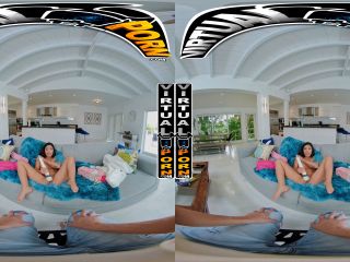 VIRTUAL PORN  Birthday Surprise For Xxlayna Marie #VR-2