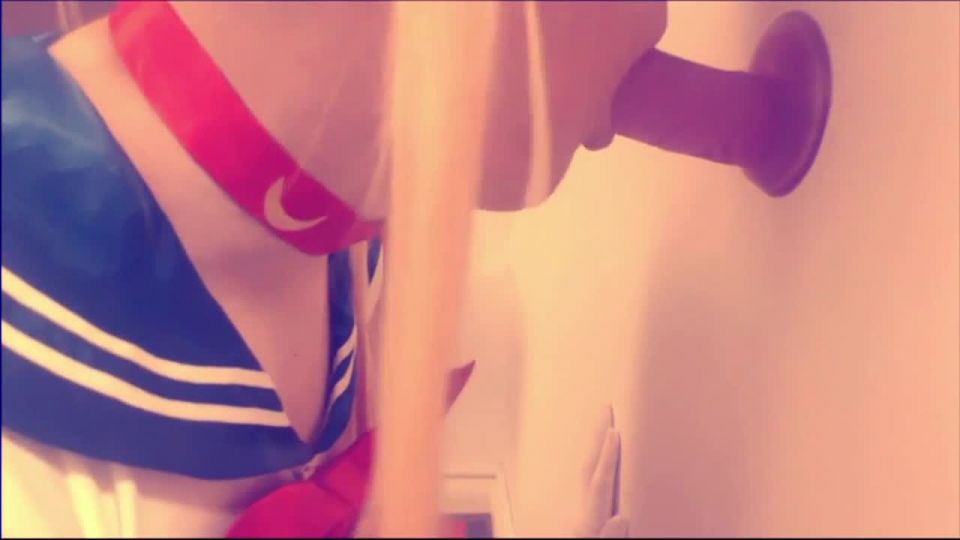 Teen Sailor Moon Cosplayer Hayley oral and anal dildo fuck