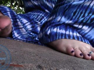 ErikaXstacy - Outdoor Dirty Feet Play-9