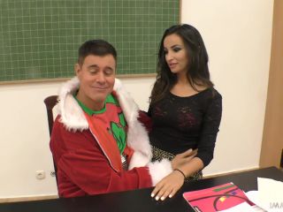 [Alyssia Kent] Sexy Supermodel Alysia Kent Gets A Sextoy from Santa - 2018-03-10 - (Feet porn)-0