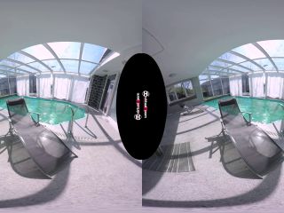 Chubby Mature Virtual Masturbating At The Pool-1