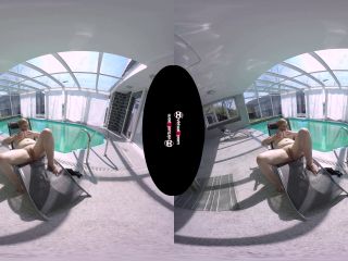 Chubby Mature Virtual Masturbating At The Pool-8