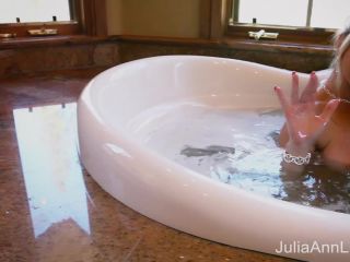 Julia Ann – Bathing Beauties  1080p *-9
