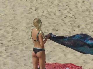 Three amazing bubble butts on beach-8