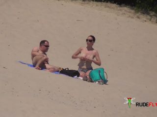 A few shots from the damsel who was in front of me in my favourite naturist plage.  2-2