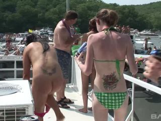 Boat Party In The Ozarks Guarantees Fully Naked Coed Fun teen -2