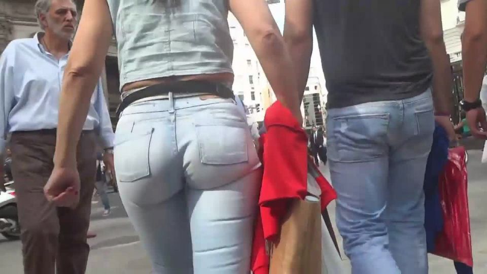 Bubble butt fills out tight jeans