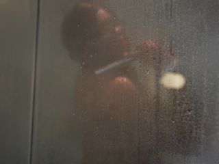 M@nyV1ds - Nikkilatelyxxx - Sneak and watch me shower-9