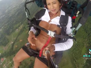 [Amateur] Mariana Martix squirts while paragliding-6