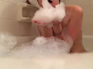 M@nyV1ds - suzyscrewd - Bubble Bath-0
