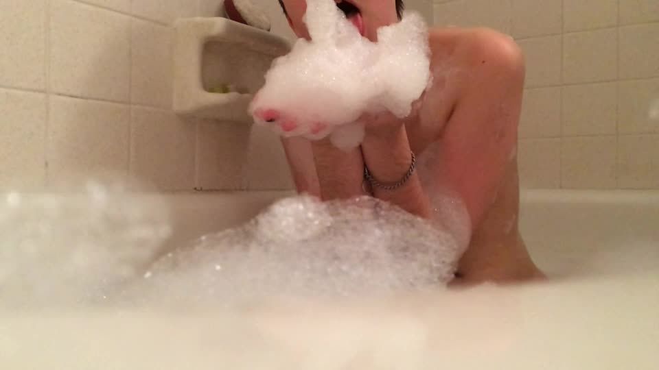 M@nyV1ds - suzyscrewd - Bubble Bath