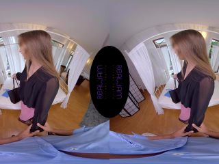 Estate Agent Cruz - Stacy Cruz Oculus, Go 4K-1