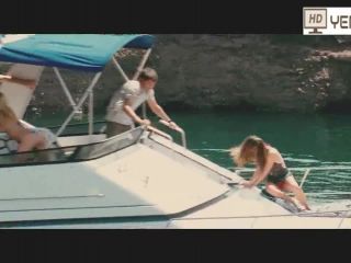 Elisabeth Shue in Piranha 3D 2010-4