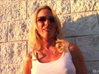 Niki Wylde serves all the MILF seekers GroupSex!-0