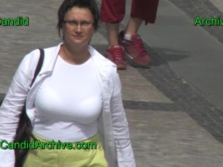 Candid Bouncing Boobs 2016-1