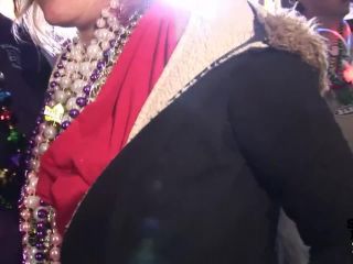 Girls Flashing on Bourbon Street Milf!-6