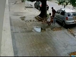 Blowjob caught in the street-0