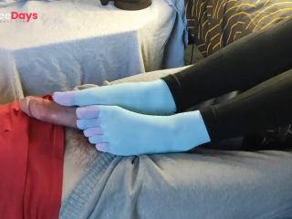 [GetFreeDays.com] Stepsister give me a sockjobfootjob, I cum on her socks  Porn Stream November 2022-2