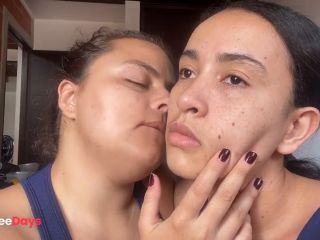 [GetFreeDays.com] lesbians licking each others faces Sex Leak November 2022-3