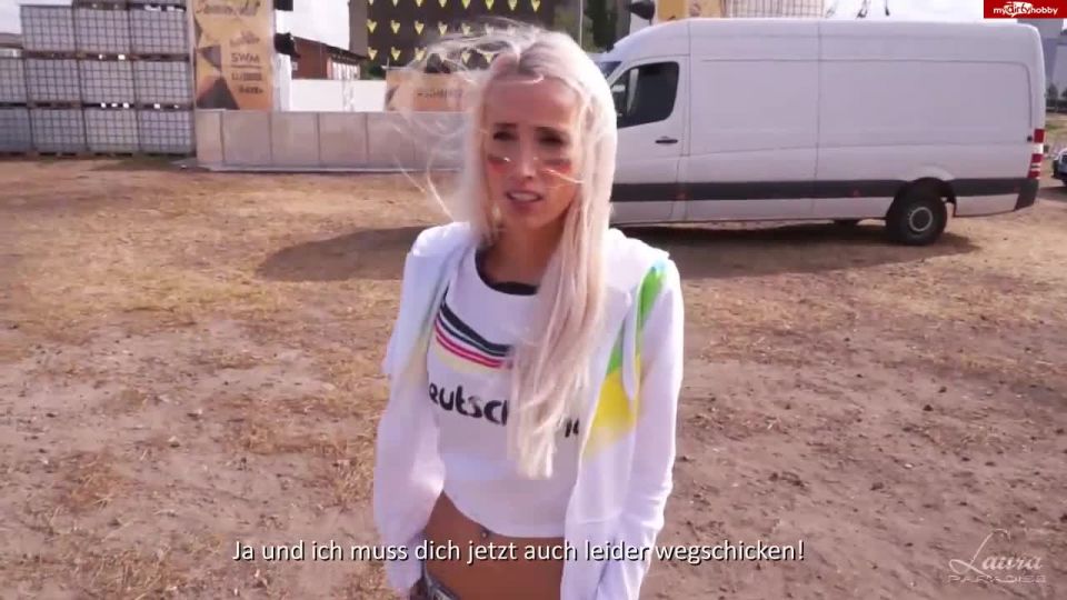 Mydirtyhobby presents LauraParadise aka Laura Paradise in    Freistoss bei notgeiler Fan bitch