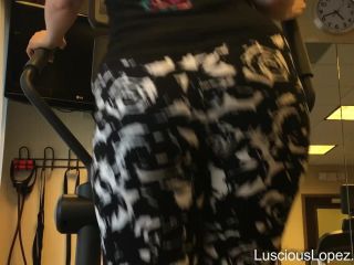 Luscious Lopez[0280341] big booty in #yogapants on the elliptical [2017-06-11]-7