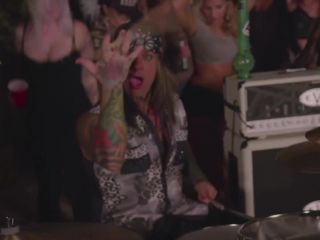 Steel Panther - Party Like Tomorrow Is The End Of The World-8