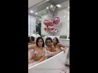 hannamiller 20-05-2020 Who wants to take a shower with us Like TIP If you wa | kinky fetish | milf porn carlin says femdom-8