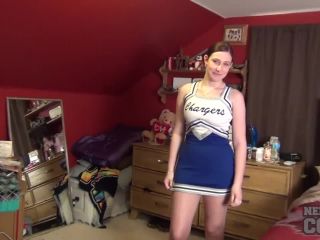 Minnesota beth dirty cheerleader dildo and finger blasting herself in bed!-0