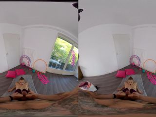 Mia Split - 18yo Flexible Gymnaste [PerVRt / UltraHD 4K / 2160p / VR] - chestnut - russian double blowjob hd-4