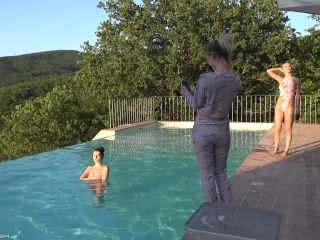 InTheCrack E(1905) Candice Demellza And Casey Norhman Umbria BTS XXX 1080p MP...-1