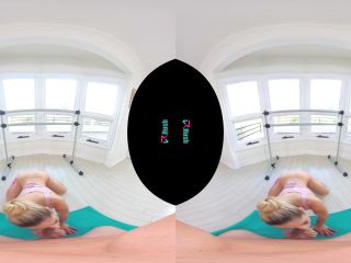 Abella Danger - How Good Am I Stretching? - VRHush (UltraHD 2K 2020)-2