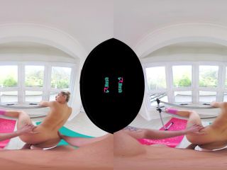Abella Danger - How Good Am I Stretching? - VRHush (UltraHD 2K 2020)-6