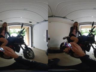 The Garage Gina Gerson - [Virtual Reality]-0