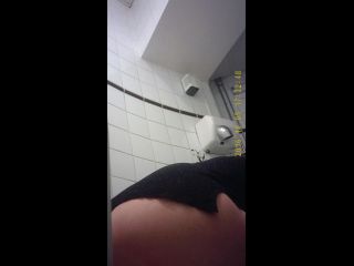 Online Tube Voyeur in Public Toilet - voyeur-0