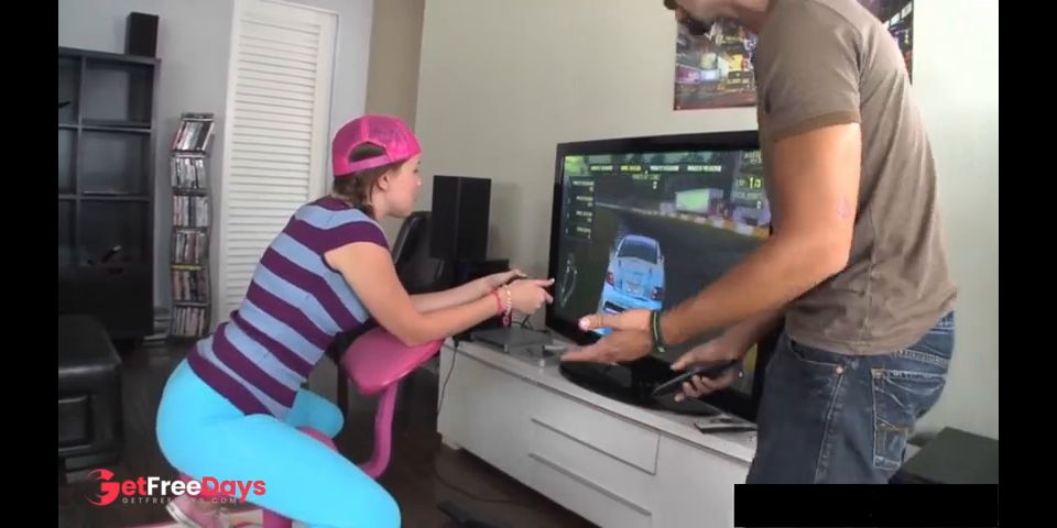 [GetFreeDays.com] PAWG Gamer Girl With Her Bright Blue Tight Yoga Pants 4K 60 FPS Sex Clip December 2022