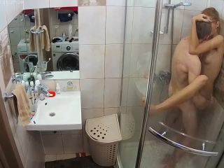 Teens_caught_fucking_in_the_shower-5